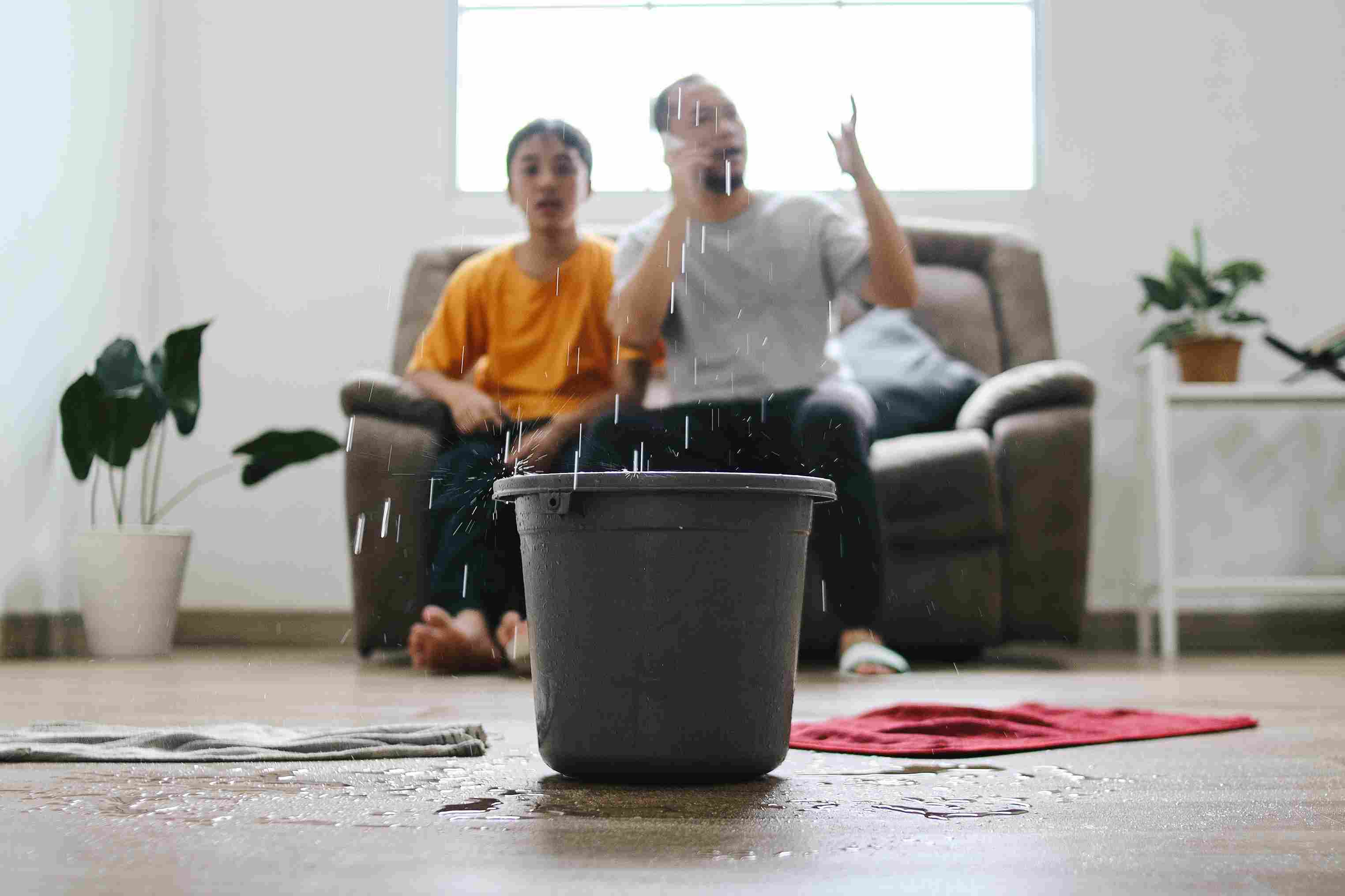 roof-leaking-in-living-room